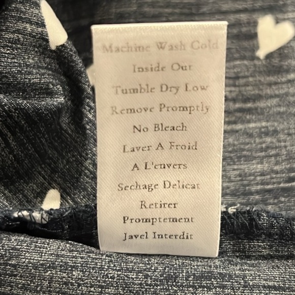 Frank & Eileen Silvio woven navy with white hearts cotton button up size S - Picture 9 of 9